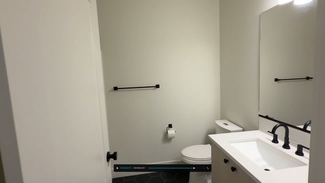 Building Photo - Elegant Townhome with modern architectural design Located in the Brentwood Neighborhood