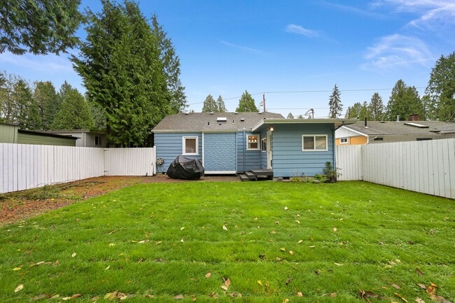 Building Photo - Welcome Home to Comfort and Charm in Blaine, WA!