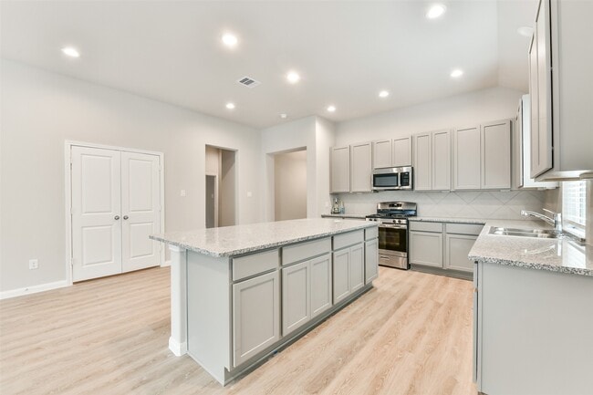 Building Photo - 3911 Sugardale St