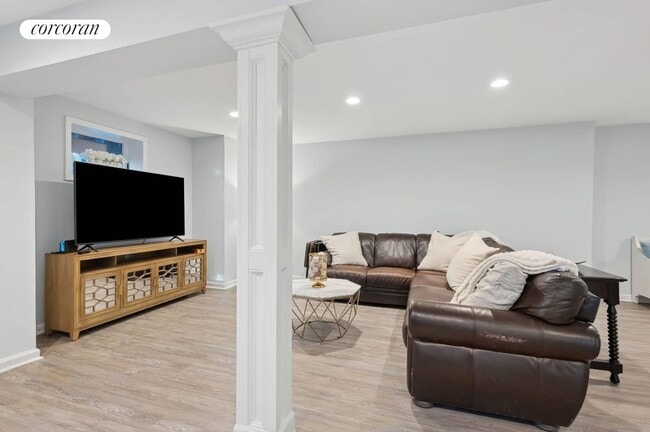 Building Photo - 47 Bathing Bch Rd