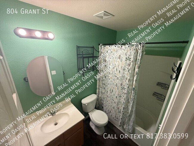 Building Photo - 804 Grant St