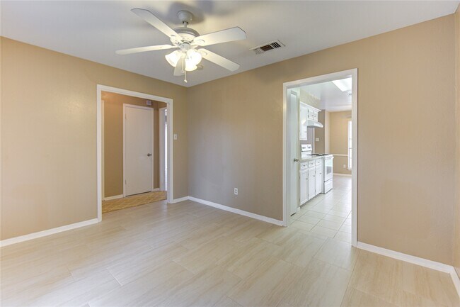 Building Photo - 3412 Avenue R