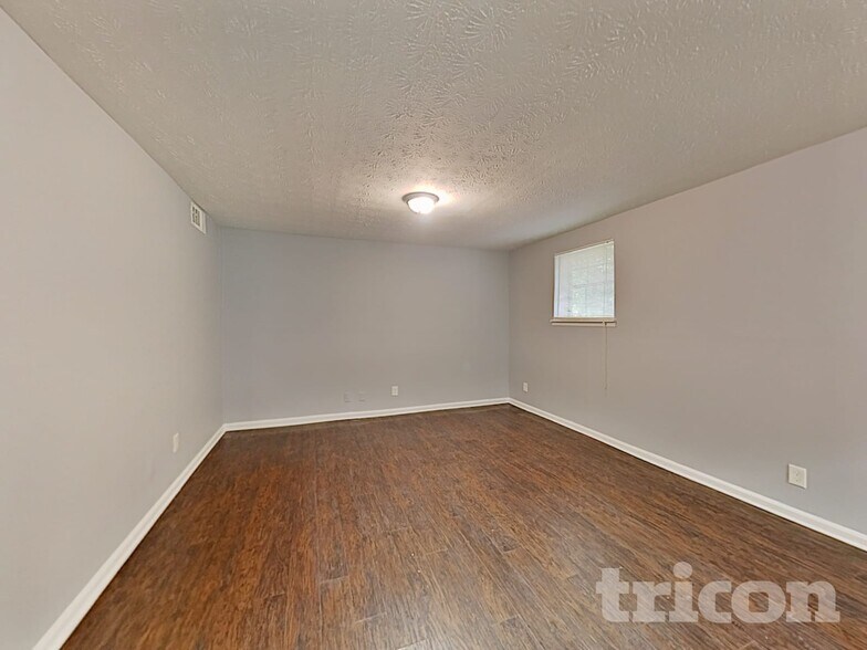 Building Photo - 3060 Orbit Cir