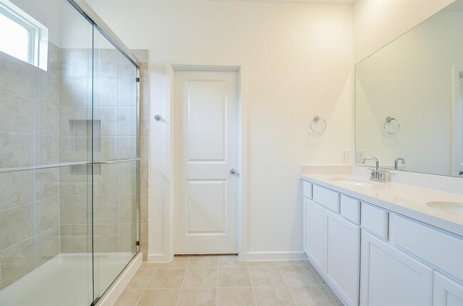 Building Photo - 9727 Rialto Hts Dr