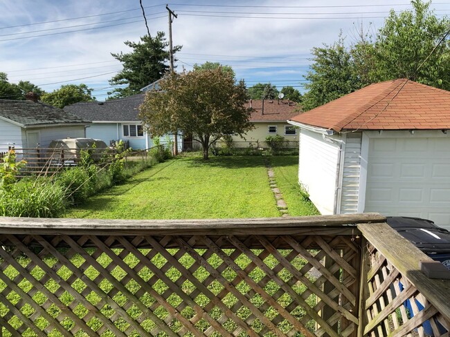 Building Photo - 1025 Weng Ave