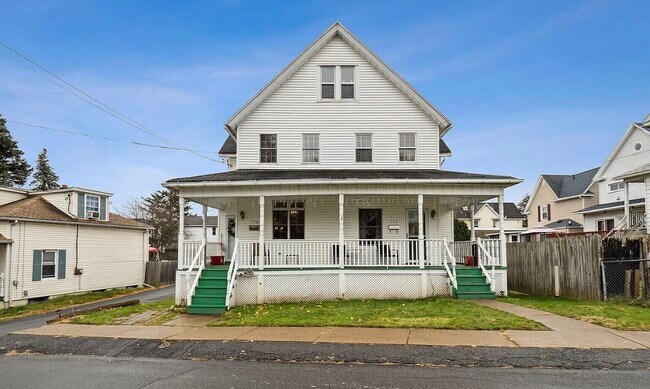 Primary Photo - 717 Landis St