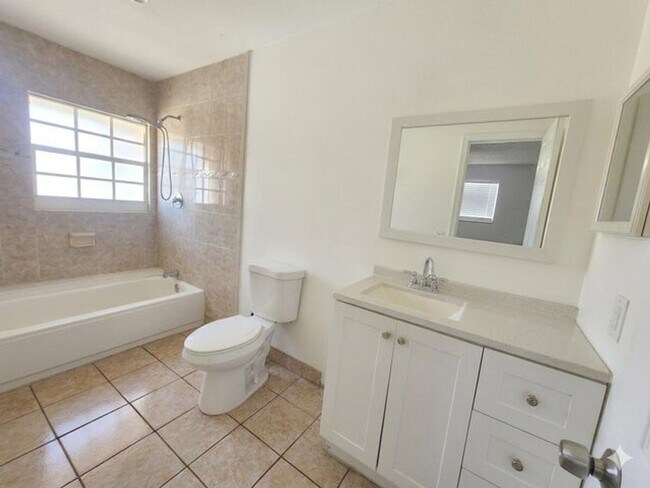 Building Photo - 7931 SW 7th Pl