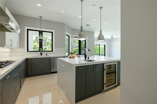 Building Photo - 6090 SW 116th St