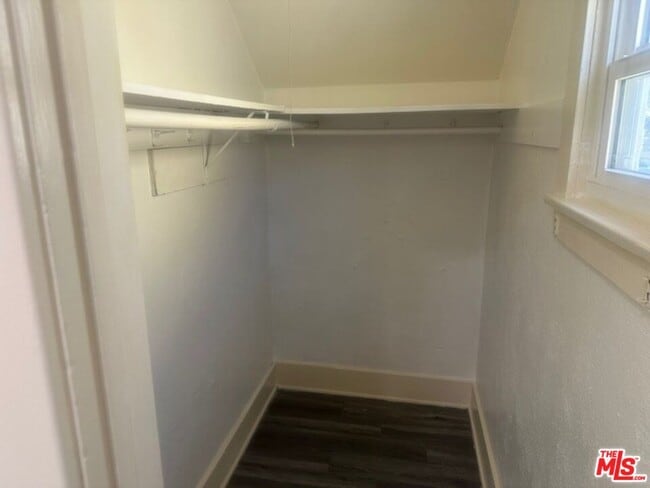 Building Photo - 5850 Arlington Ave