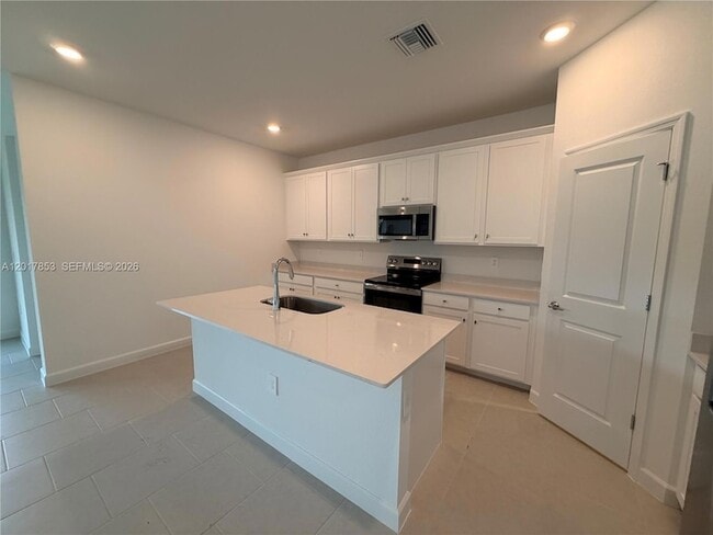 Building Photo - 3917 Passion Vine Dr