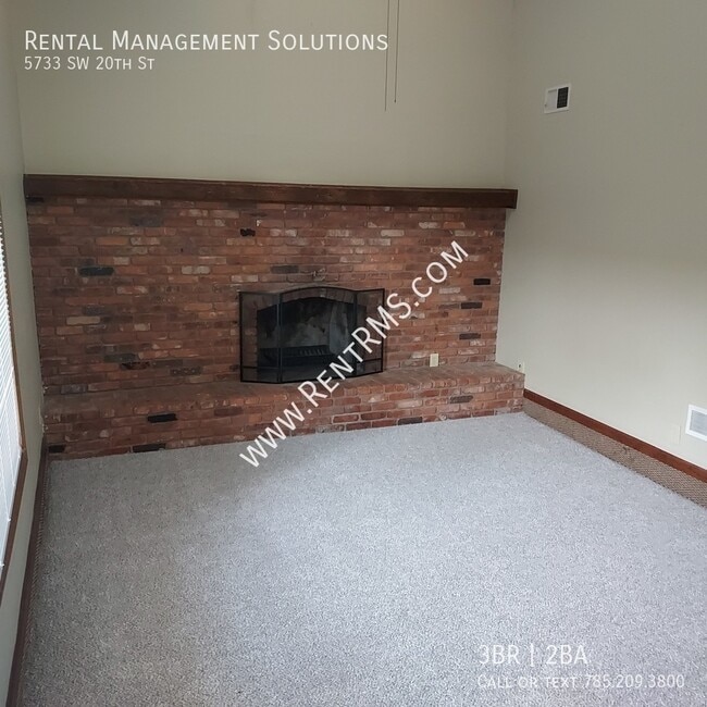 Building Photo - 5733 SW 20th St