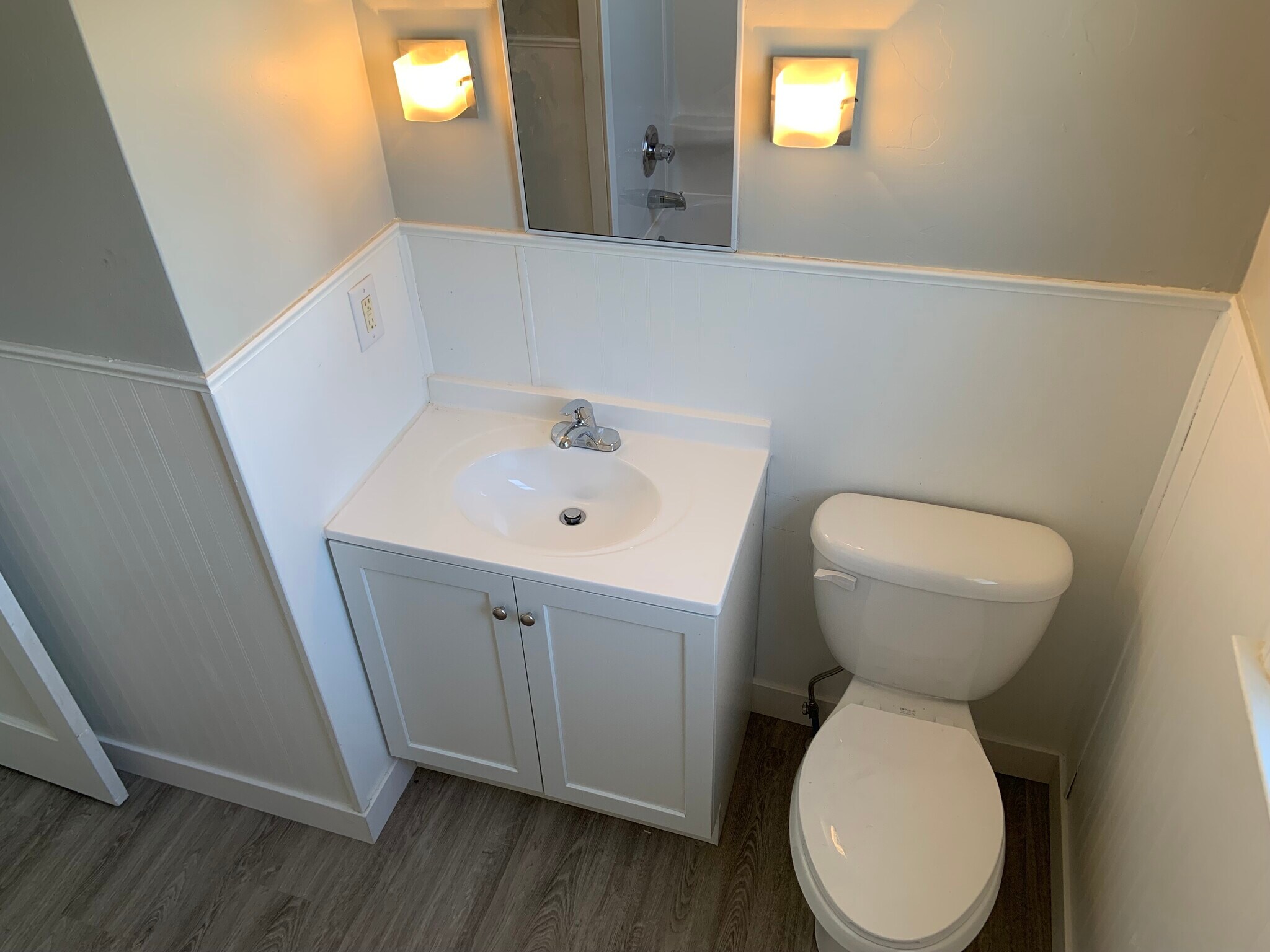 Building Photo - 343 E Lakewood Blvd