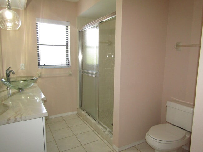 Building Photo - 5822 Jackson Ln