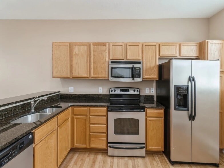 Building Photo - 620 Nantucket Pl