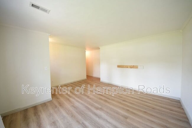Building Photo - 31 Old Church Cir