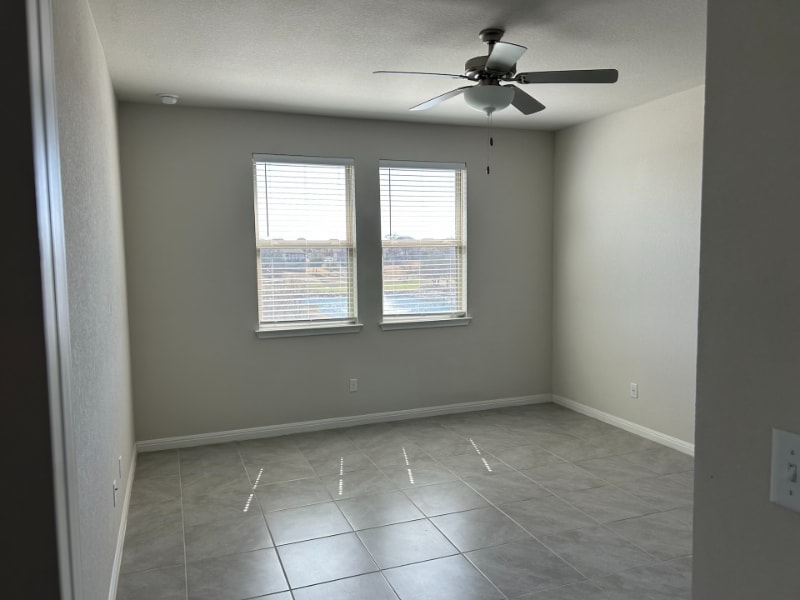 Building Photo - 109 Serpens St