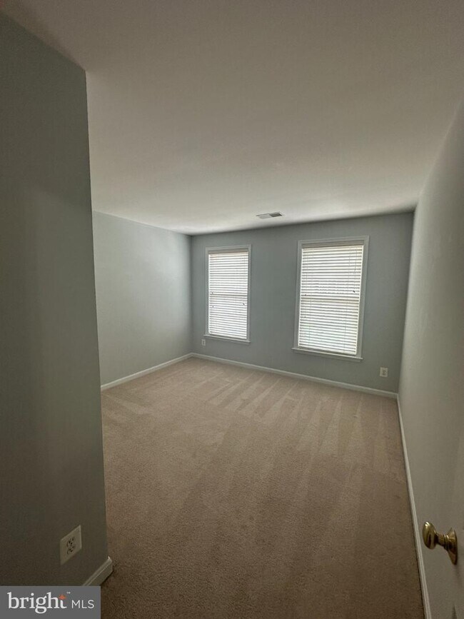 Building Photo - 45760 Smoketree Terrace