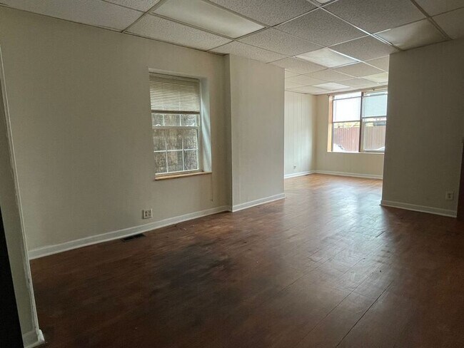 Building Photo - 4503 W Armitage Ave