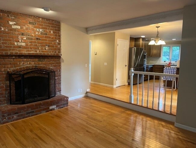 Building Photo - Highly desirable Sammamish 3 bedroom, 3 ba...