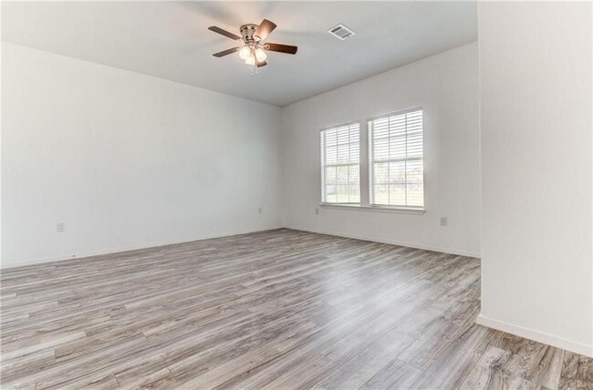 Building Photo - 141 Everest Cove