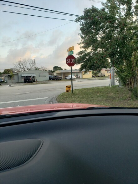 Building Photo - 319 Kenilworth Blvd