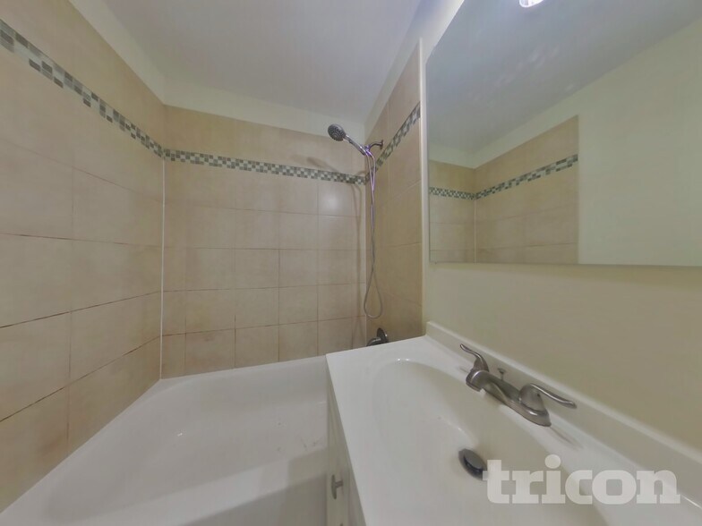 Building Photo - 3105 Bellbrook Ct