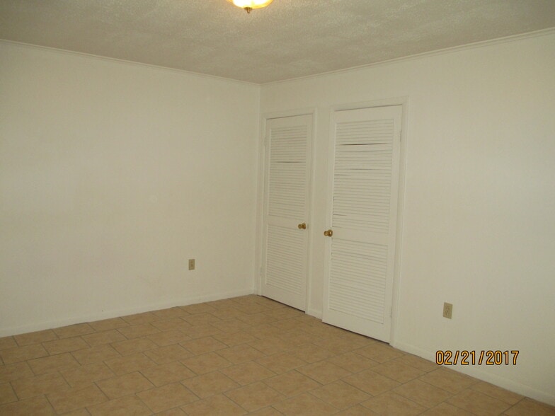 Building Photo - 1292 US-44