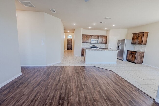 Building Photo - 7 Glass Ranch Rd