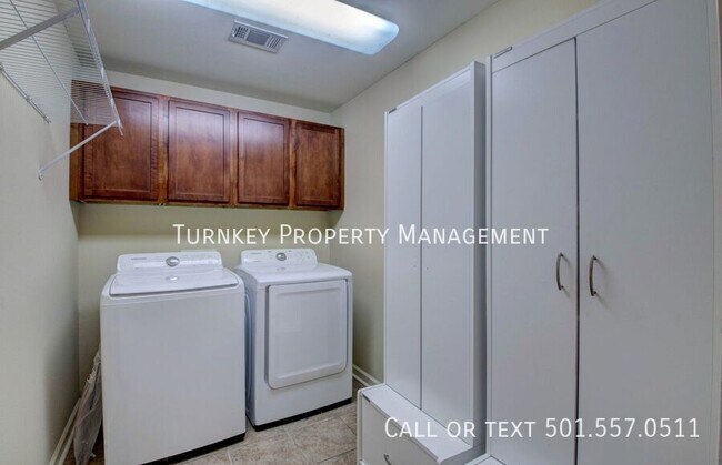 Building Photo - 13601 Stonehenge Cove