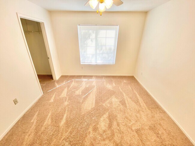 Building Photo - Charming condo near Summerlin in desirable Northwest Las Vegas