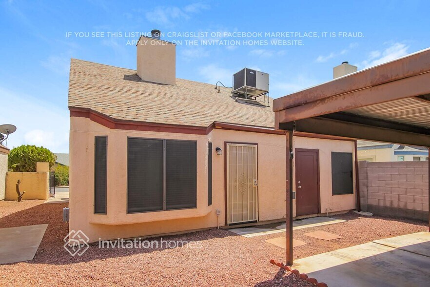 Building Photo - 2106 W Monona Dr