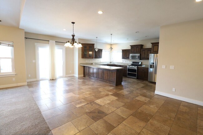 Building Photo - Large Pet Friendly House in the Foothills of Provo