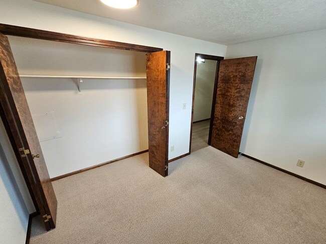 Building Photo - 3642 Meadow Park Loop NE