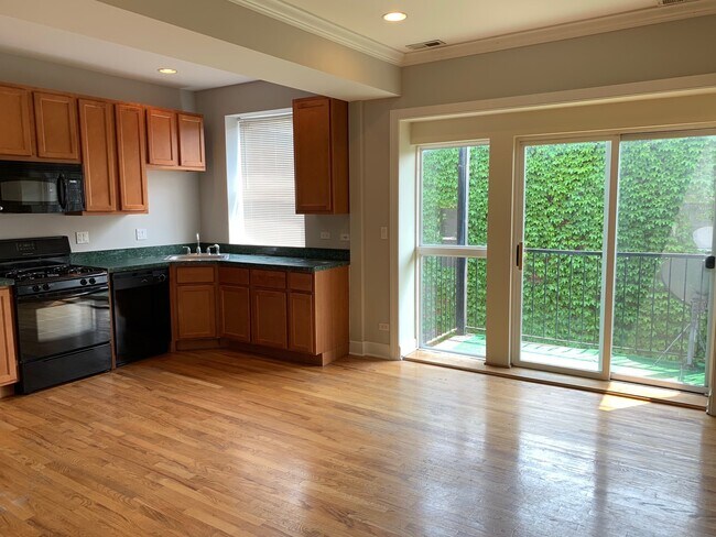 Building Photo - 2303 W Granville Ave