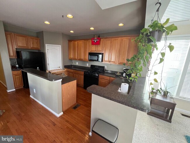 Building Photo - 43326 Columbus St