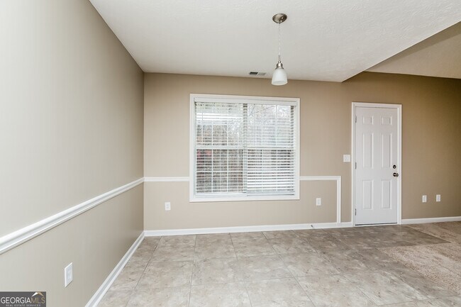Building Photo - 20 Saratoga Ct