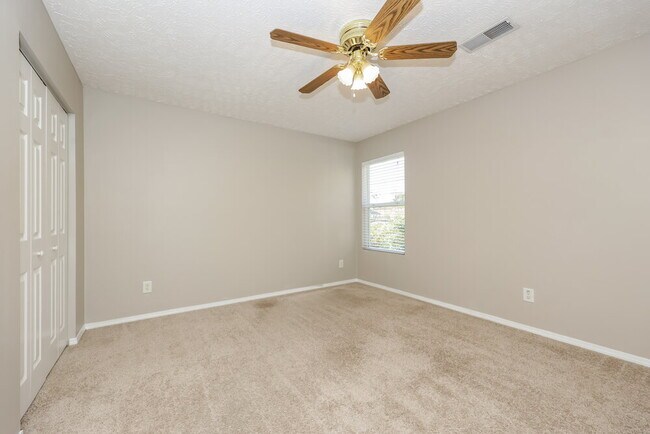 Building Photo - 2705 Sutherland Dr