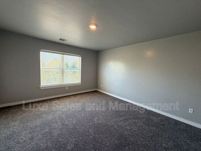 Building Photo - 613 NW 176th St
