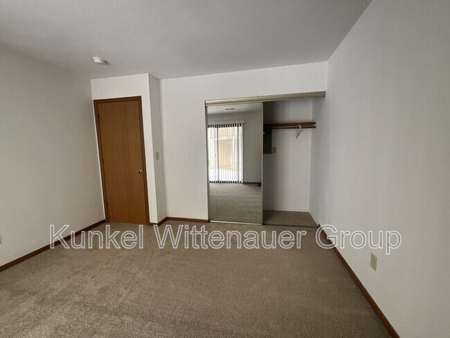 Building Photo - 262 Eagle Ridge