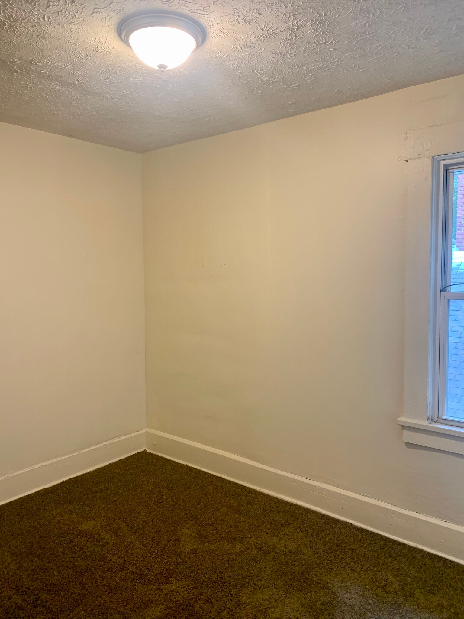 Building Photo - 1729 Edwards Ave NE