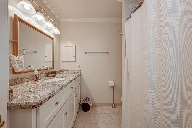Building Photo - 6329 Del Monte Dr