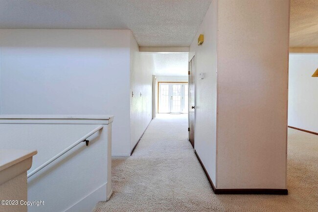 Building Photo - 909 Indian Hills Dr