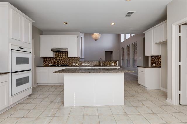 Building Photo - 3008 Chippenham Dr