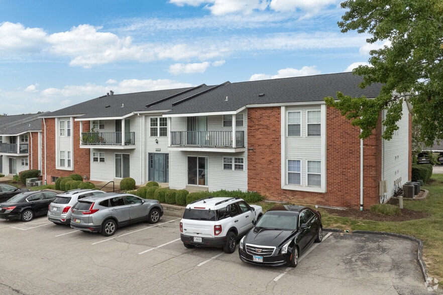 Building Photo - Village Green