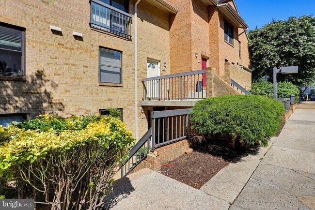 Building Photo - 5139 Dudley Ln