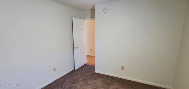 Building Photo - 2428 Cedar Trace Dr E