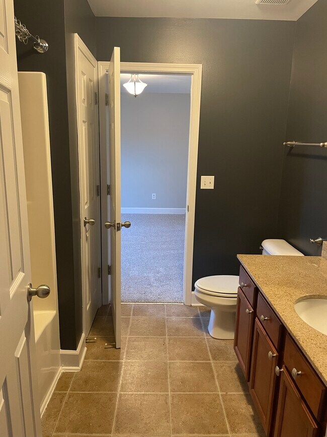 Building Photo - 940 Sunny Slope Trace