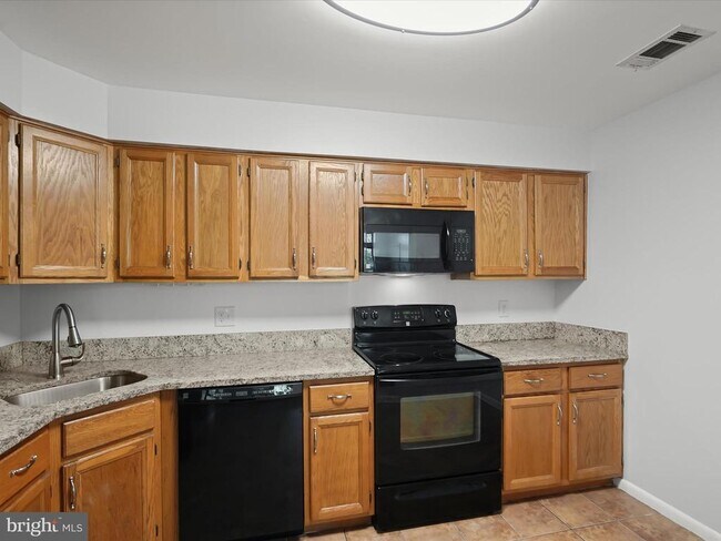 Building Photo - 8823 Rusland Ct
