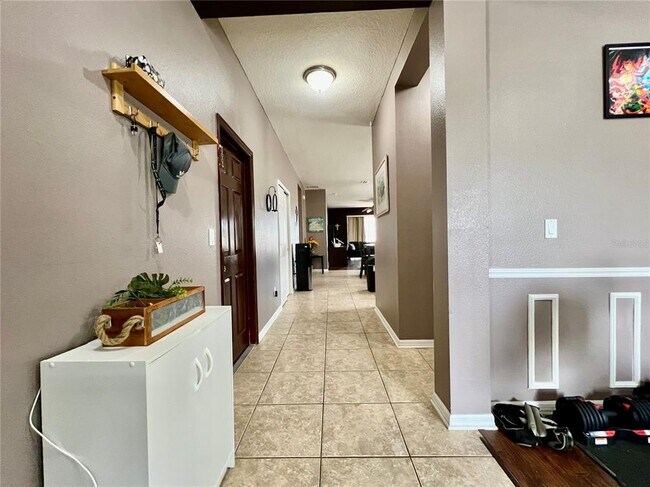 Building Photo - 724 Parker Den Dr