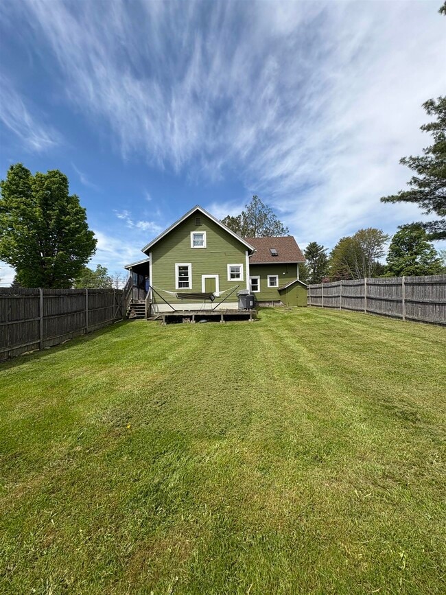 Building Photo - 424 VT-15